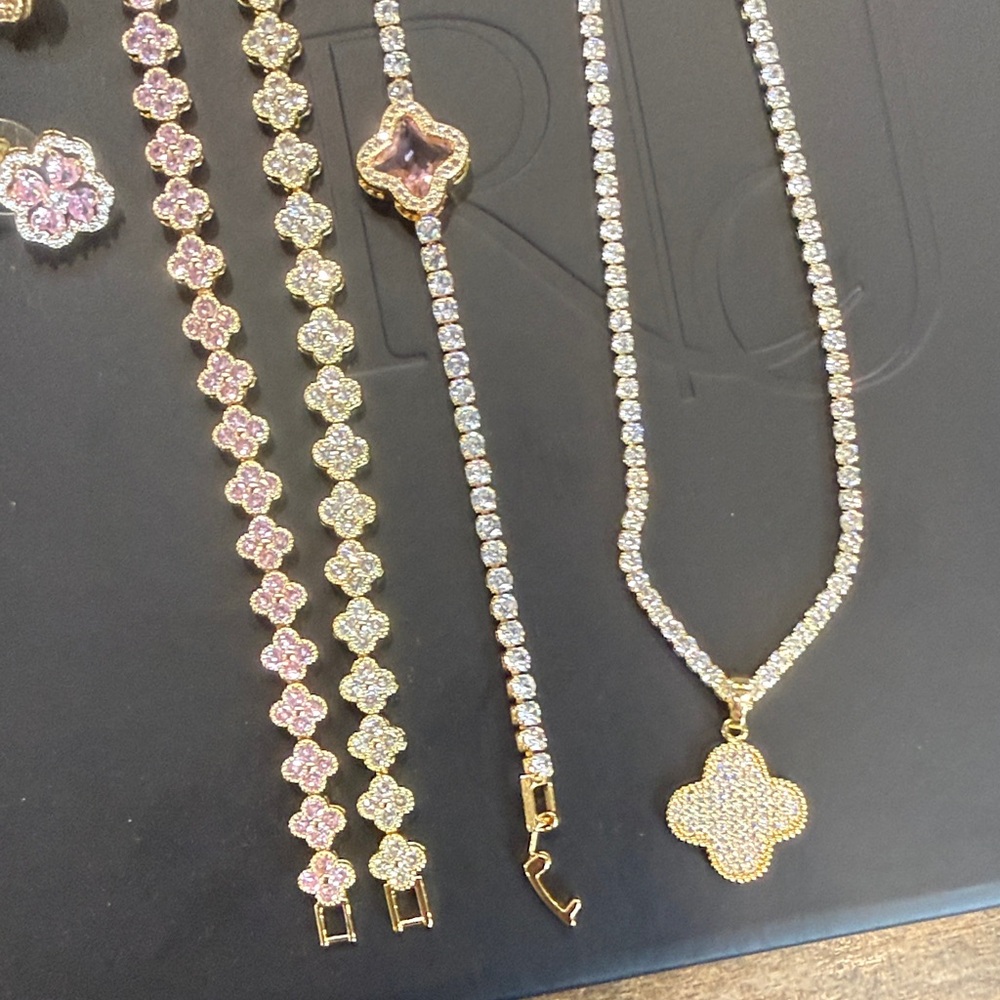 Chic Gold and Pink Floral Necklace Set